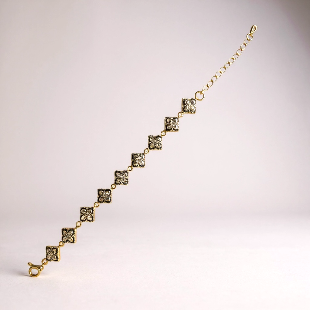 Freya 18k Gold-Plated Bracelet – Non-Tarnish Dainty Floral Chain for Women