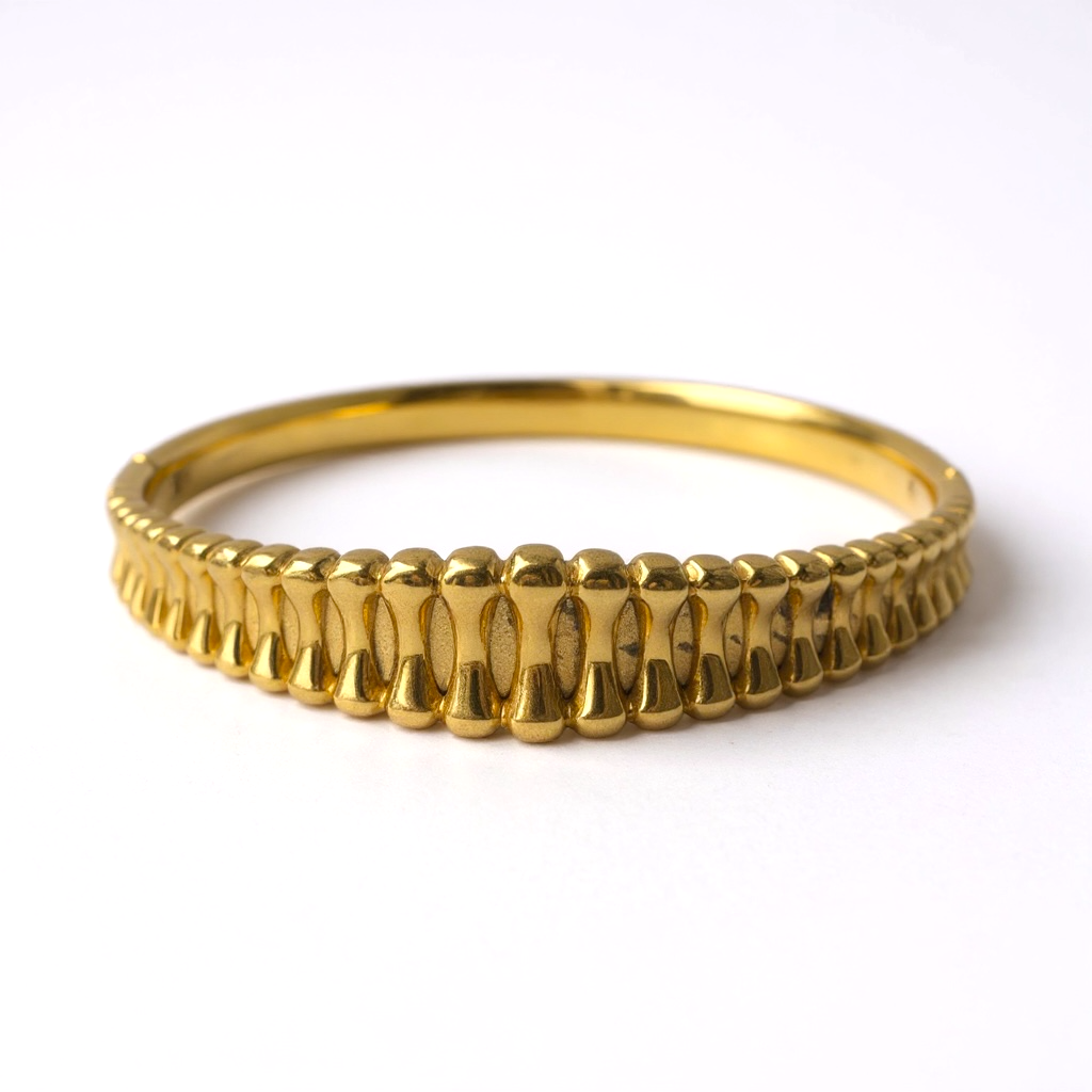 Amelia 18k Gold plated Bangle